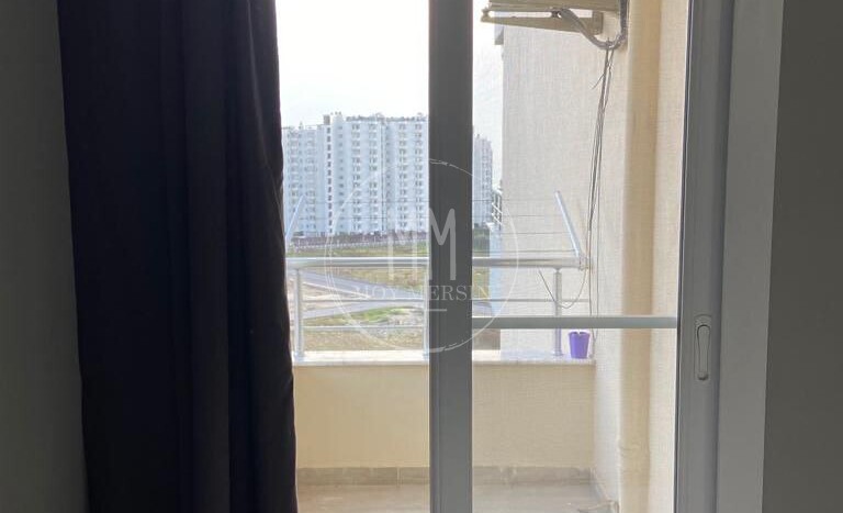 Квартира 1+1 с мебелью и техникой, район Томюк Мерсин.