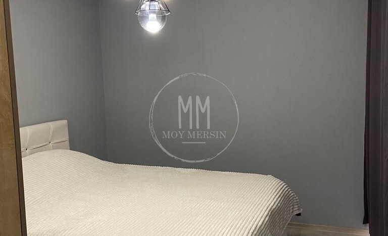 Квартира 1+1 с мебелью и техникой, район Томюк Мерсин.