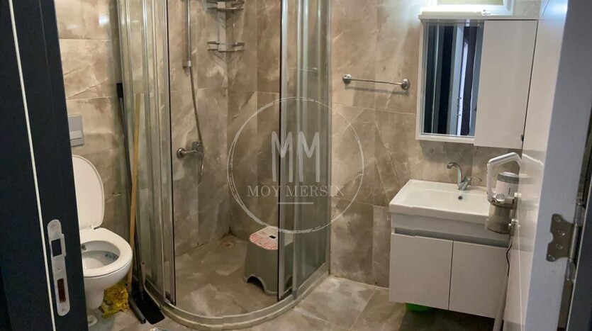 Квартира 1+1 с мебелью и техникой, район Томюк Мерсин.