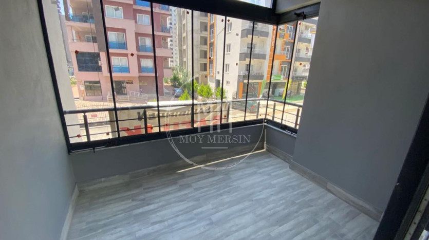 Квартира 2+1 с террасой на 1ом этаже в Тедже Мерсин