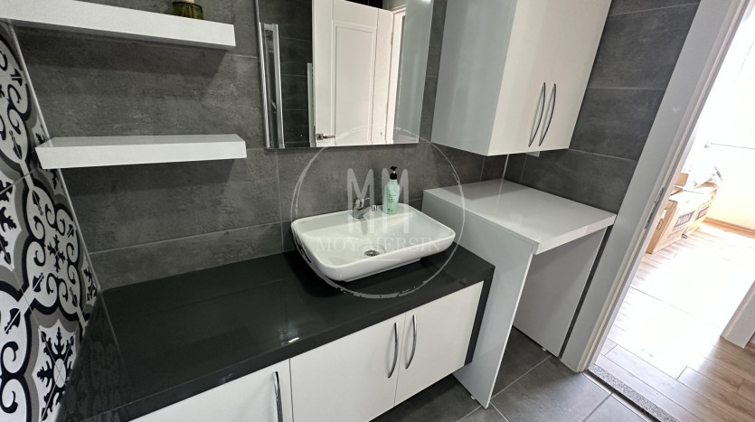 Квартира 2+1 с видом на море в Тедже Мерсин