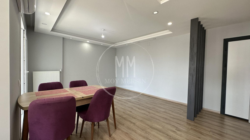 Квартира 2+1 с видом на море в Тедже Мерсин