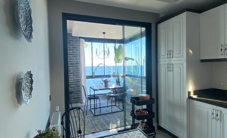 Квартира 3+1 с ПАНОРАМНЫМ видом на море Тедже Мерсин