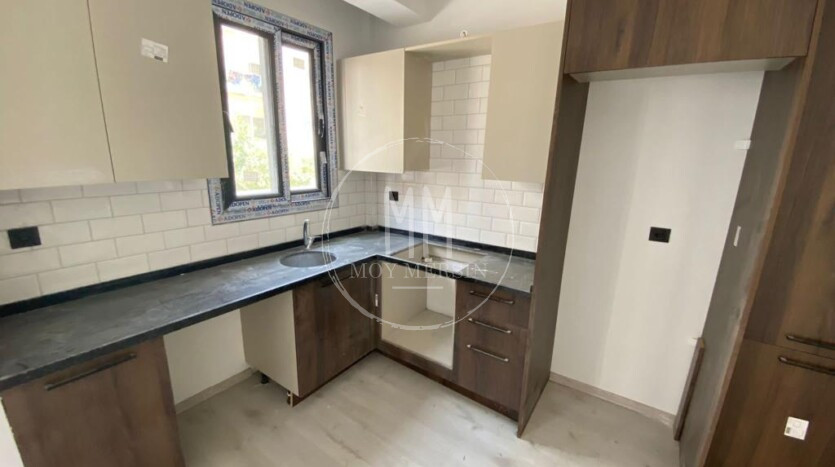 Квартира 2+1 с террасой на 1ом этаже в Тедже Мерсин