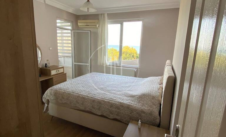 Квартира 3+1 с отдельной кухней в районе Давултепе Мерсин. С видом на море.