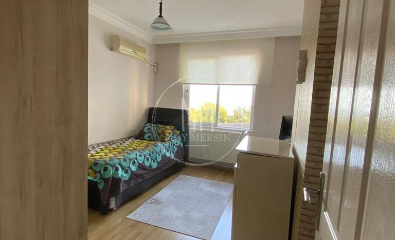 Квартира 3+1 с отдельной кухней в районе Давултепе Мерсин. С видом на море.