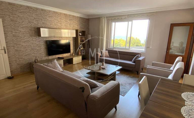 Квартира 3+1 с отдельной кухней в районе Давултепе Мерсин. С видом на море.