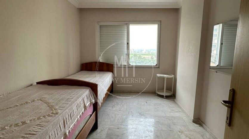 Огромная квартира 2+1 в Мерсине с видом на море.