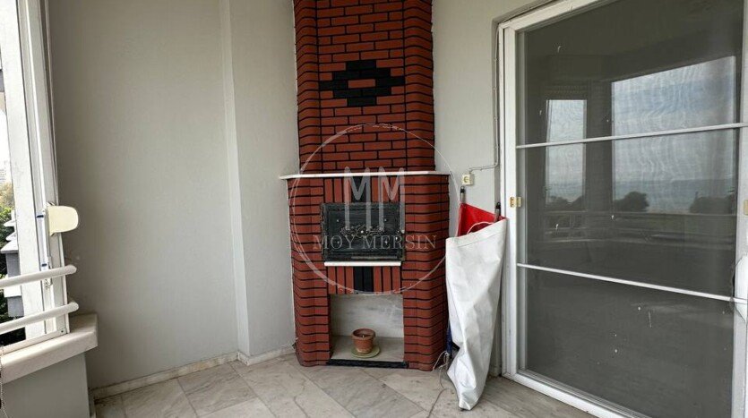 Огромная квартира 2+1 в Мерсине с видом на море.