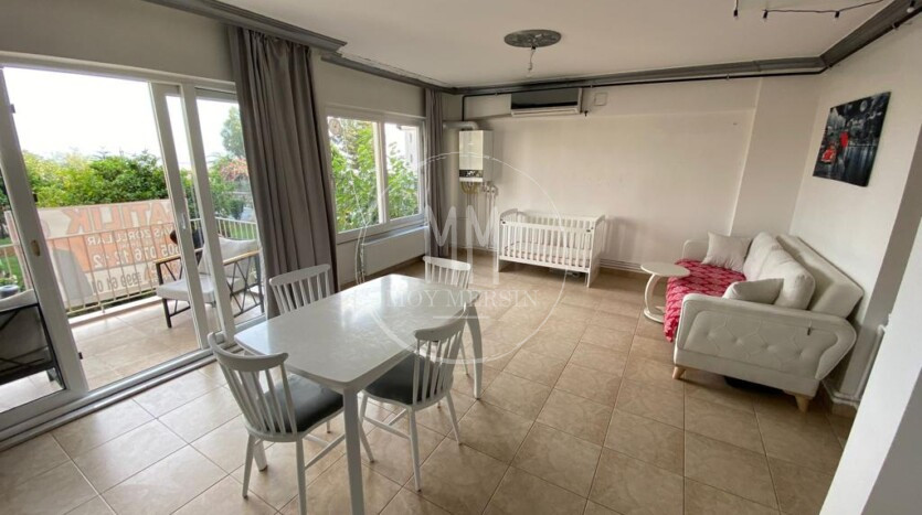 Квартира 2+1 с мебелью и газом в районе Акдениз Мезитли Мерсин