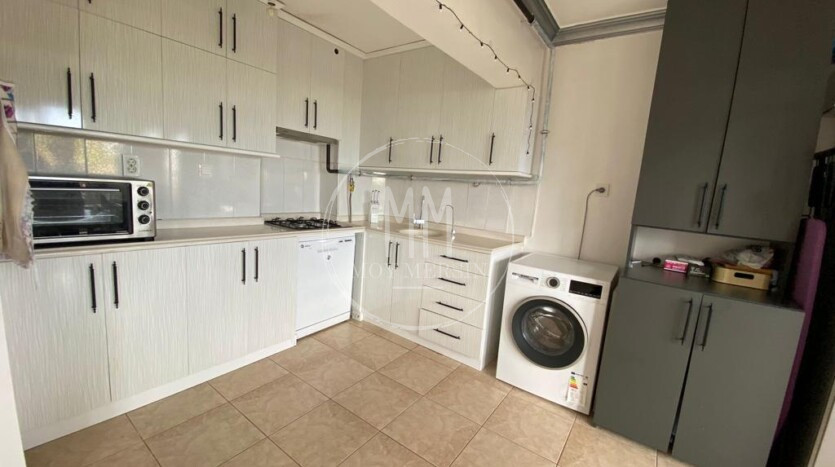 Квартира 2+1 с мебелью и газом в районе Акдениз Мезитли Мерсин