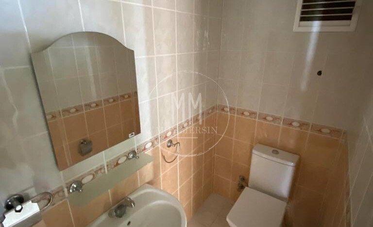 Большая квартира 3+1 в районе Давултепе Мерсин