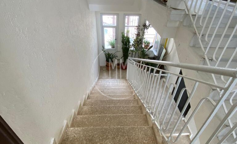 Большая квартира 3+1 в районе Давултепе Мерсин