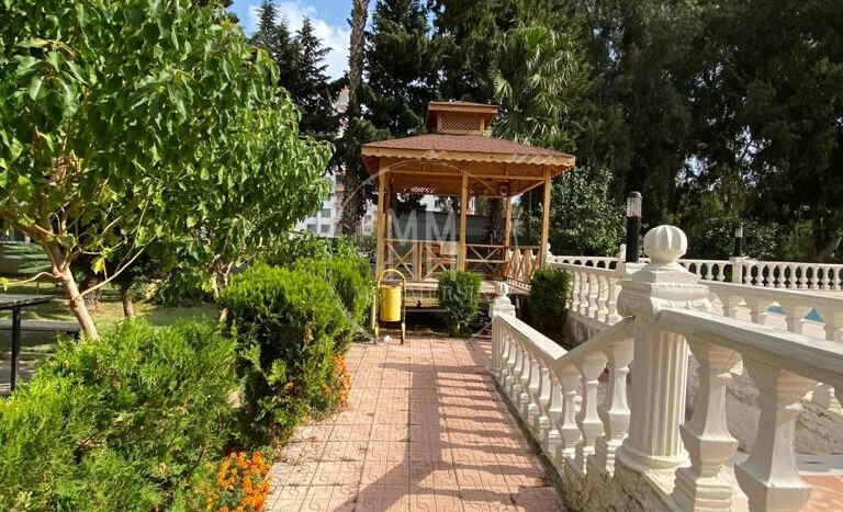 Большая квартира 3+1 в районе Давултепе Мерсин