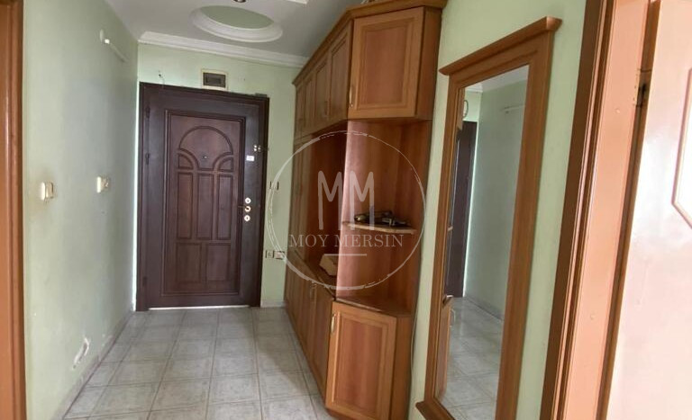 Большая квартира 3+1 в районе Давултепе Мерсин