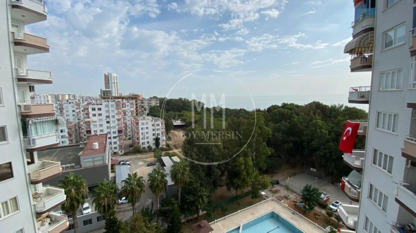 Большая квартира 3+1 в районе Давултепе Мерсин
