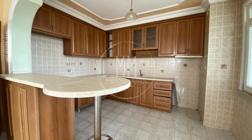 Большая квартира 3+1 в районе Давултепе Мерсин