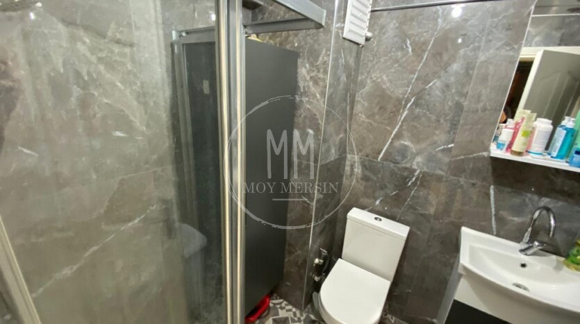 Квартира 2+1 с мебелью и газом в районе Акдениз Мезитли Мерсин