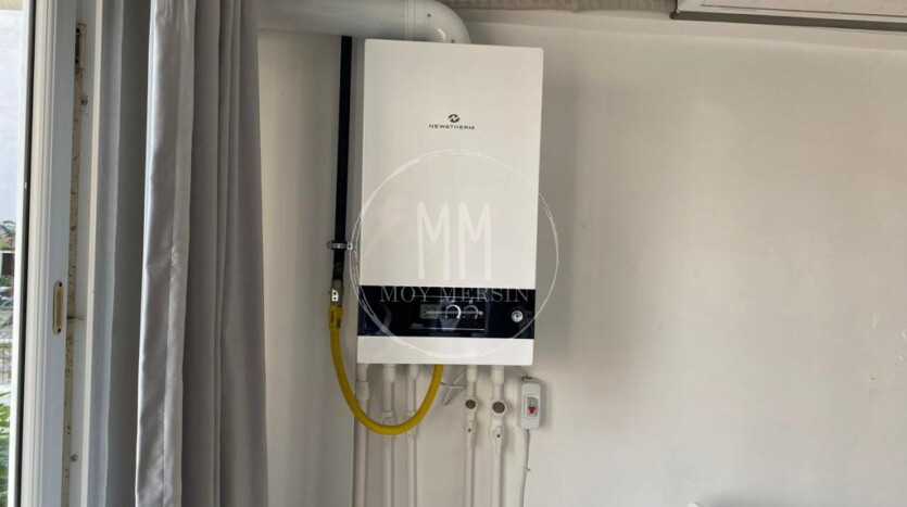 Квартира 2+1 с мебелью и газом в районе Акдениз Мезитли Мерсин