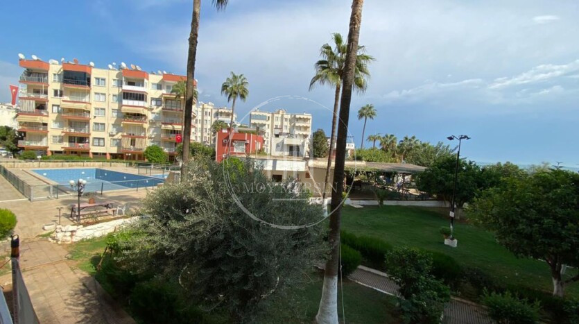 Квартира 2+1 с мебелью и газом в районе Акдениз Мезитли Мерсин