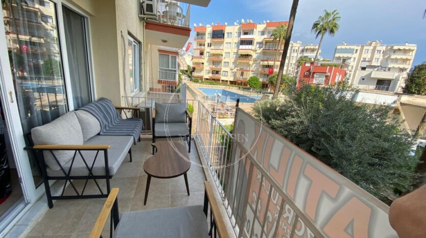 Квартира 2+1 с мебелью и газом в районе Акдениз Мезитли Мерсин