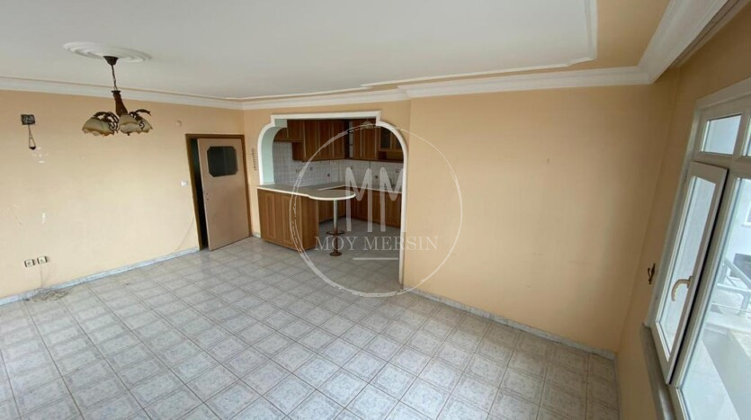 Большая квартира 3+1 в районе Давултепе Мерсин