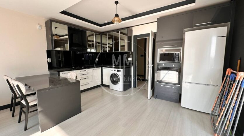 С мебелью и техникой квартира 2+1 в Тедже Мерсин