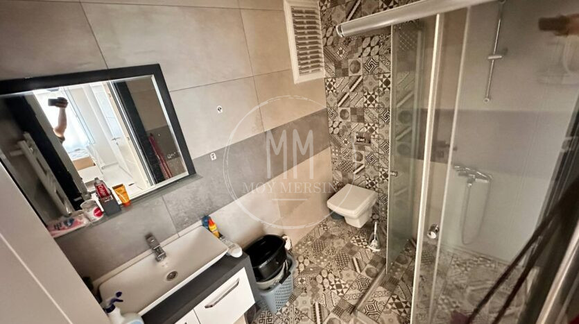 С мебелью и техникой квартира 2+1 в Тедже Мерсин