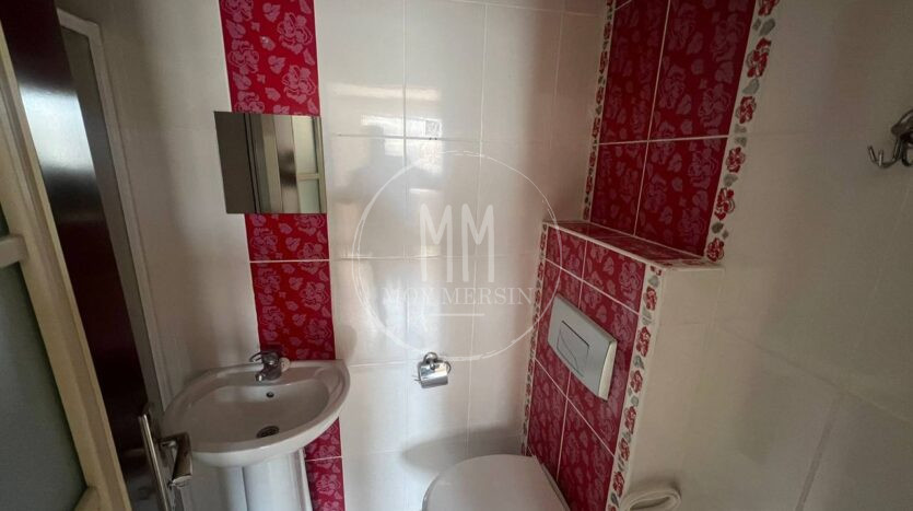 Квартира 3+1 в Мендересе. Комплекс с бассейном. До моря 400 м