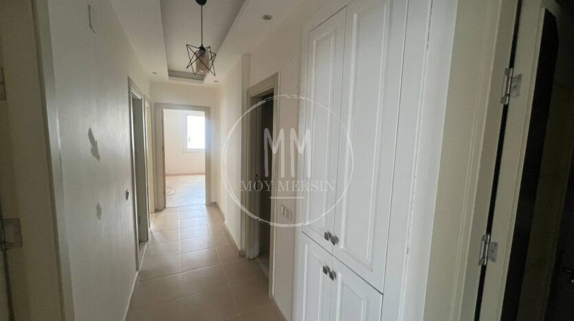 Квартира 3+1 в Мендересе. Комплекс с бассейном. До моря 400 м