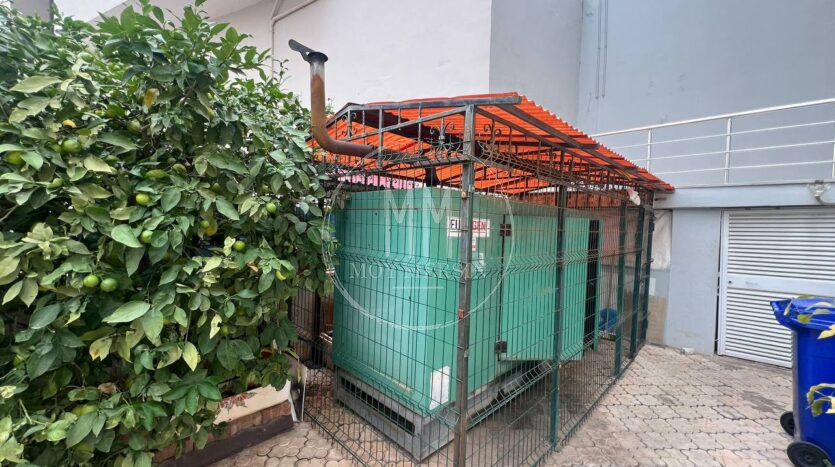 Квартира 3+1 в Мендересе. Комплекс с бассейном. До моря 400 м